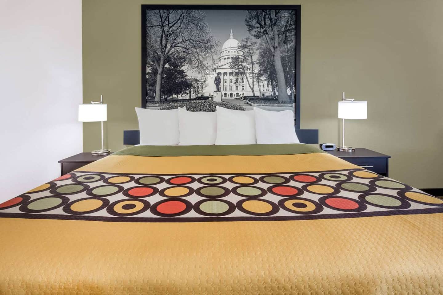 Super 8 by Wyndham Madison South