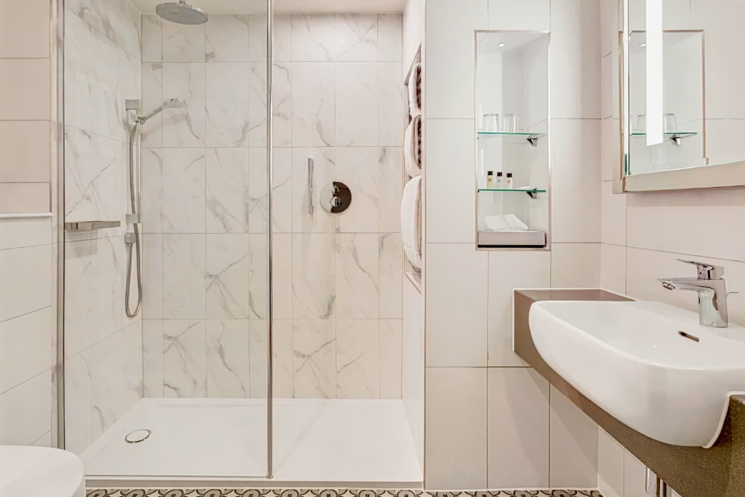 Bridgewood Manor Hotel