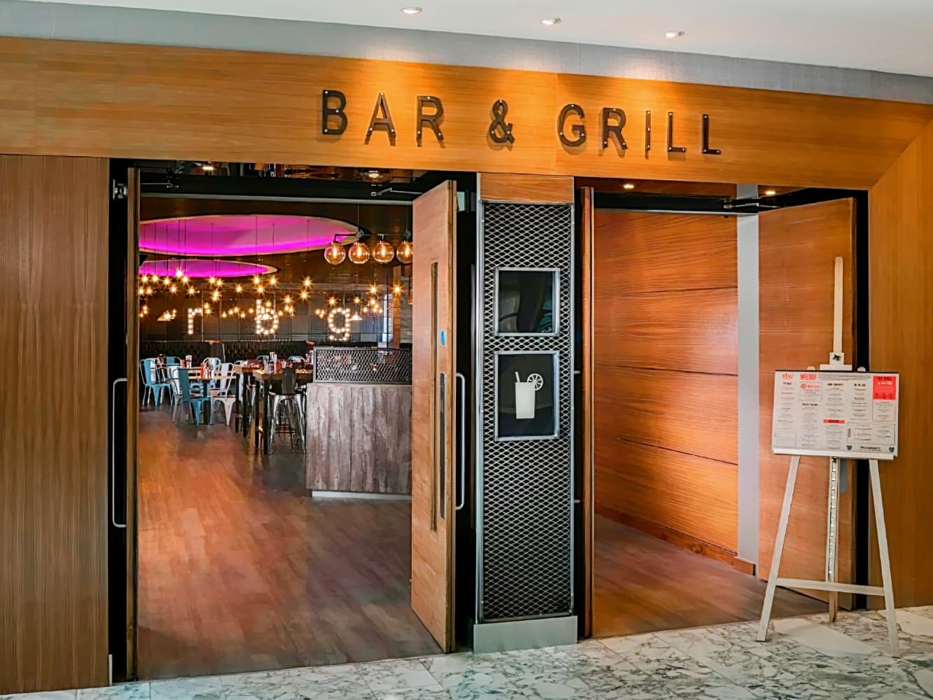 Radisson RED Heathrow