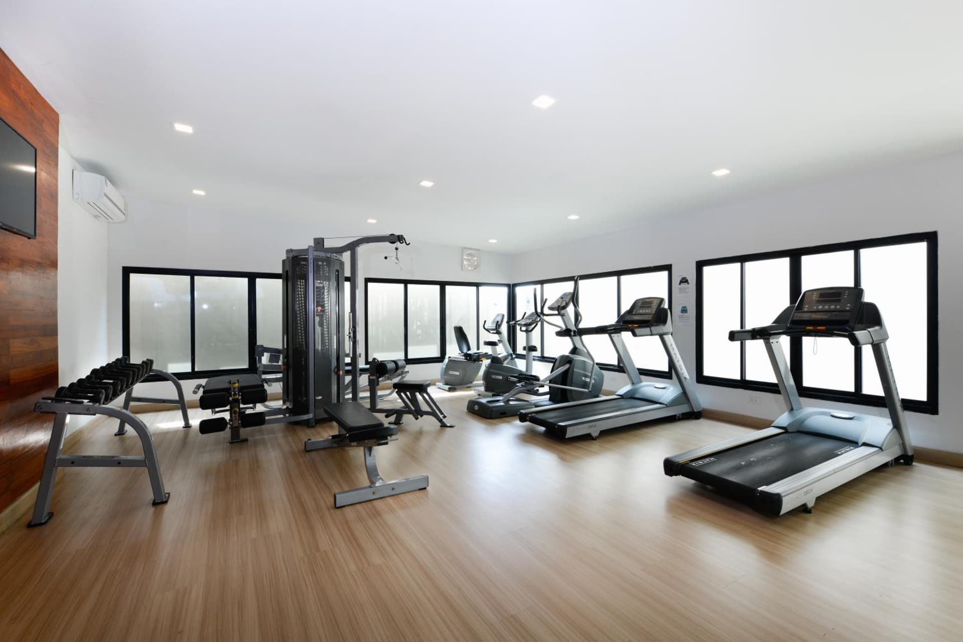 Ramada Tenn Ekamai