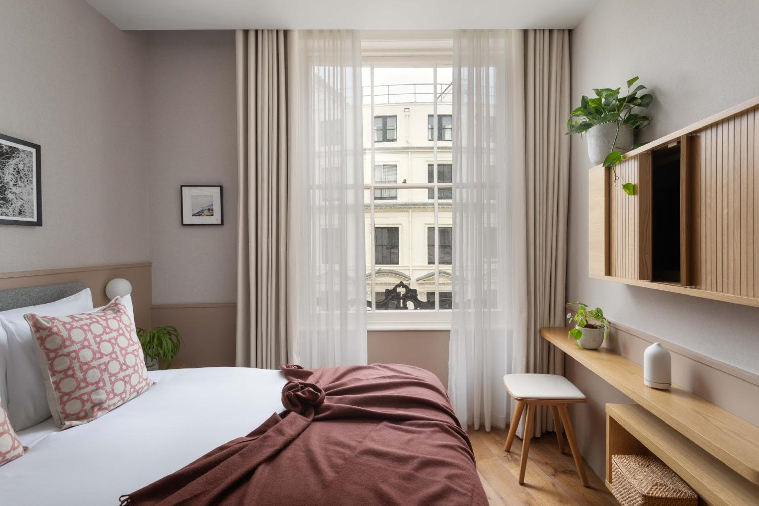 Inhabit Hotel Queens Gardens Ltd