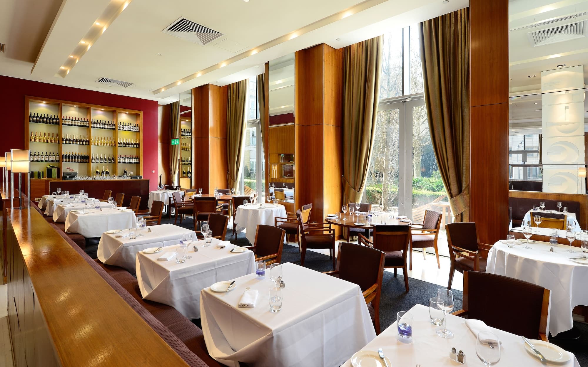 Canary Riverside Plaza Hotel