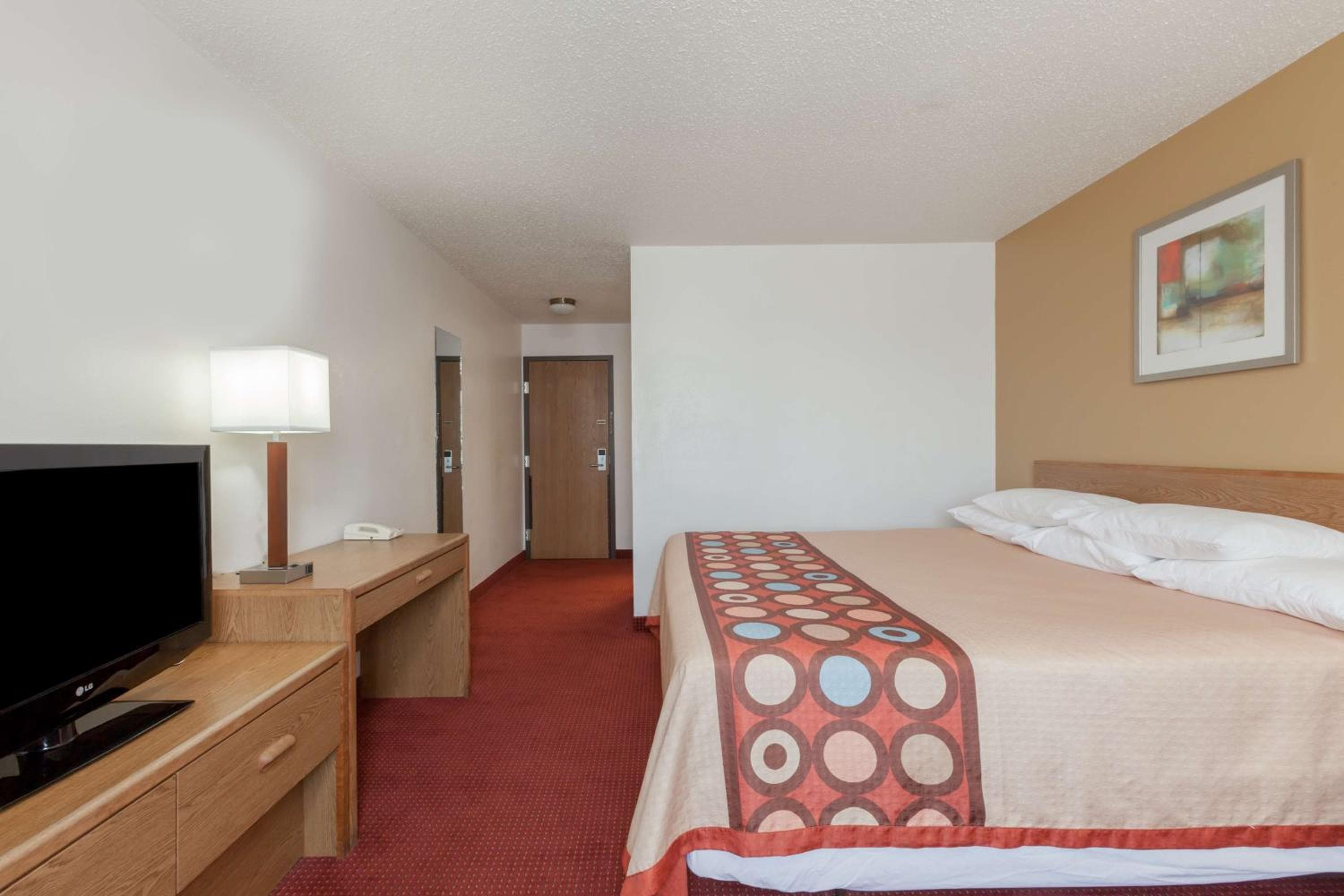 Super 8 by Wyndham Grapevine/DFW Airport Northwest