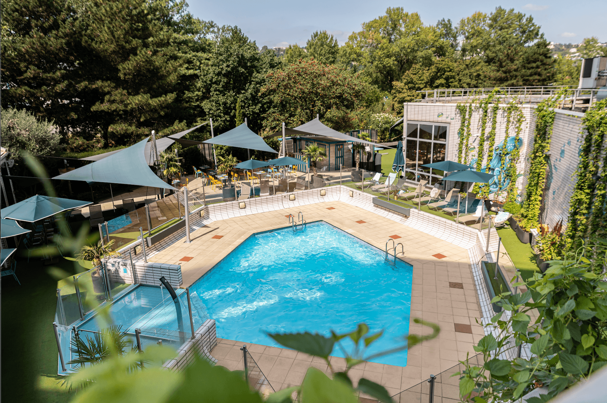 ibis Lyon Gerland Musée des Confluences