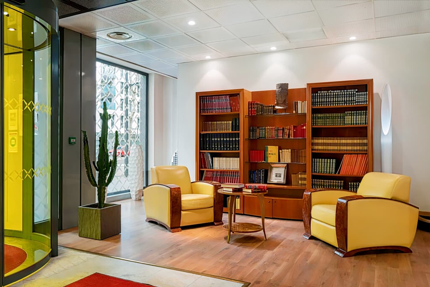 Hôtel Charlemagne by HappyCulture