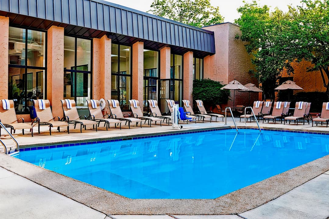 Sheraton Milwaukee Brookfield