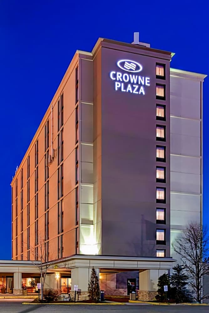 Crowne Plaza Newark Airport, an IHG Hotel