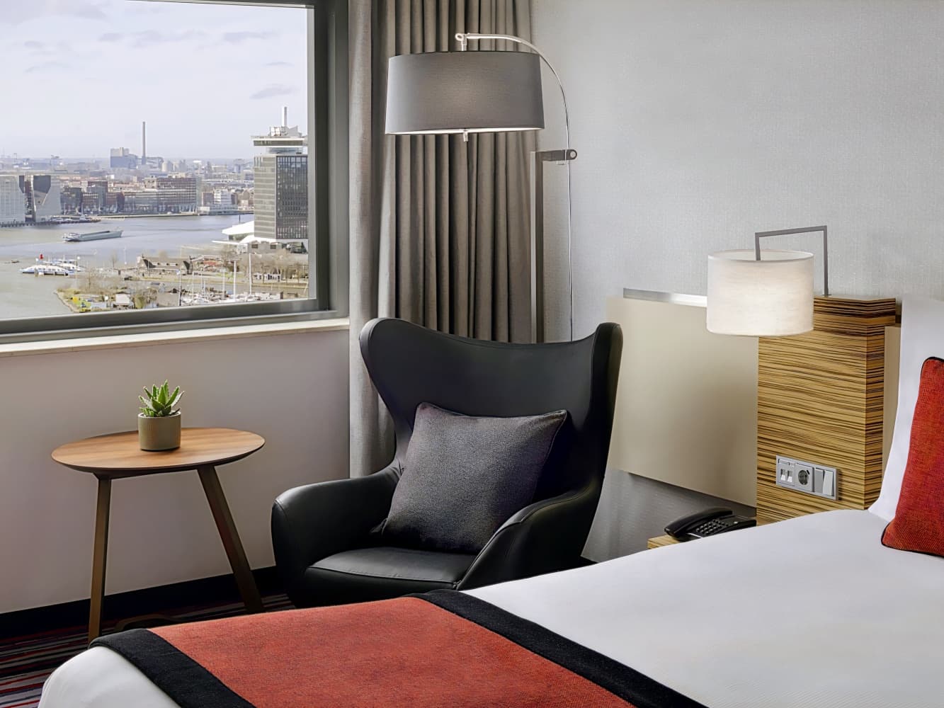 Mövenpick Hotel Amsterdam City Centre