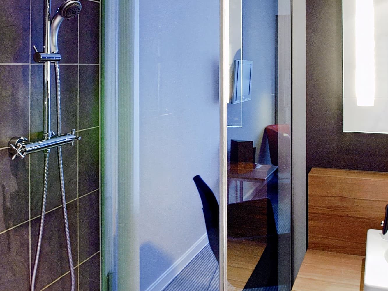 TRIBE Den Haag Centraal