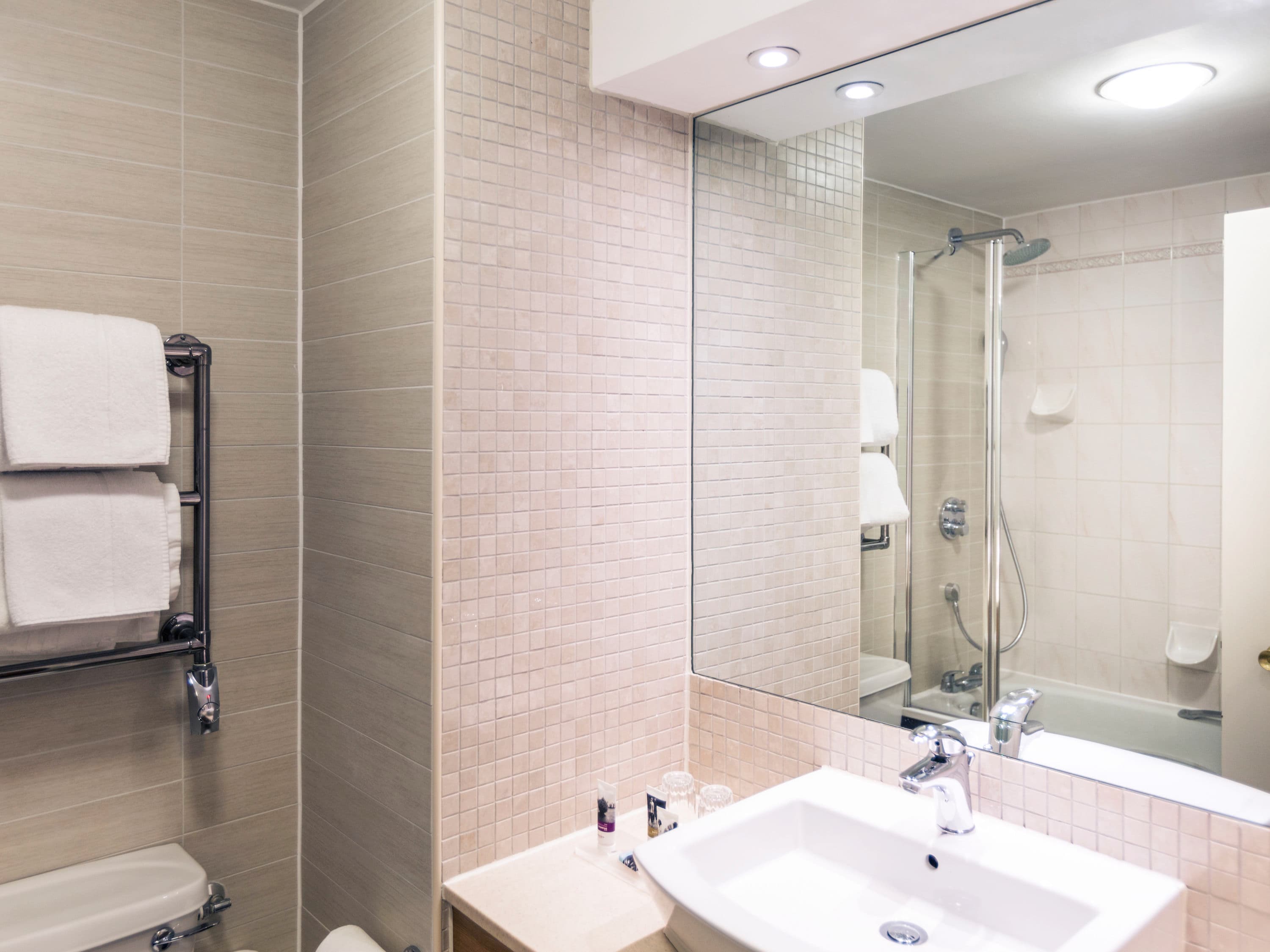 Mercure Daventry Court Hotel