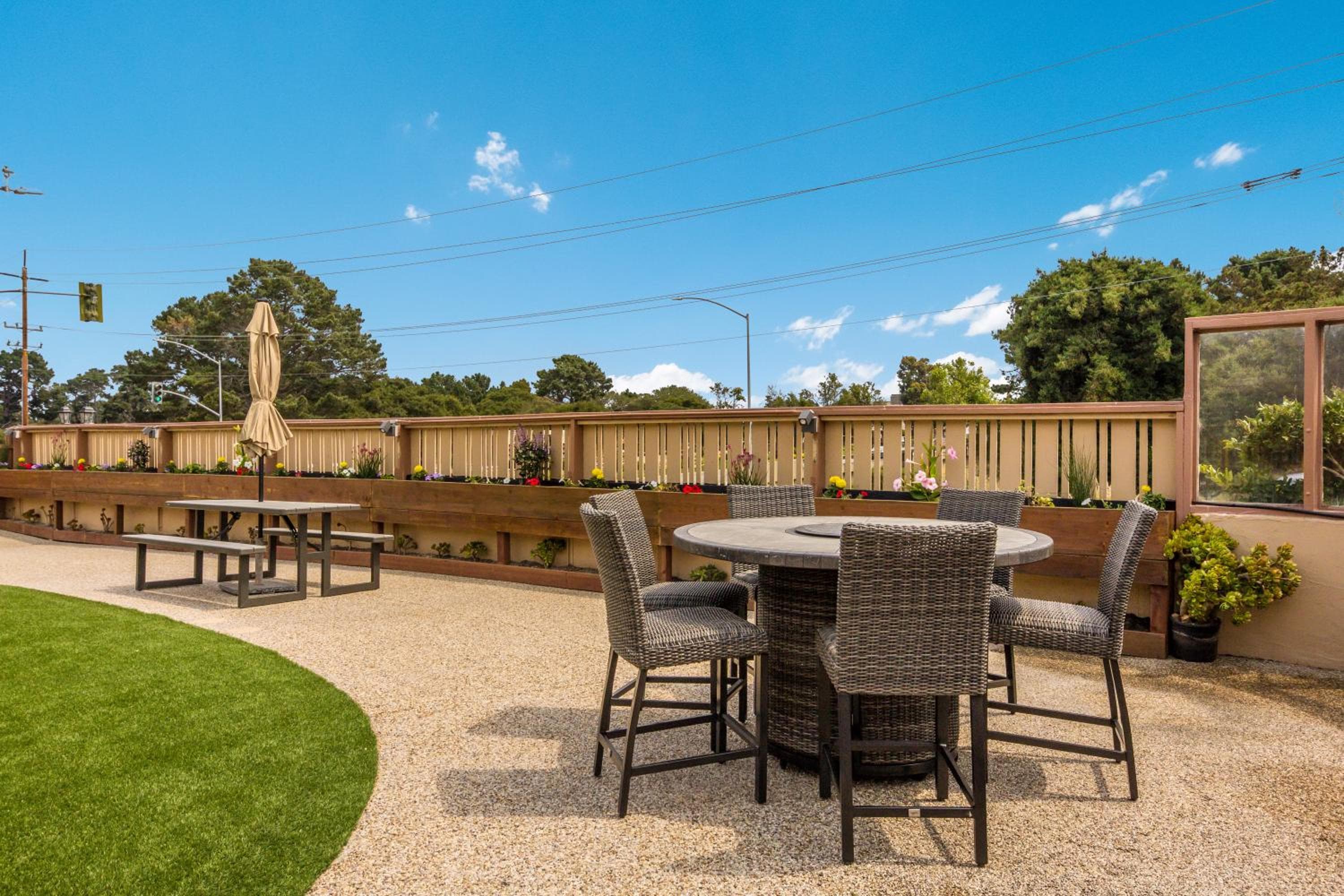 Rodeway Inn near Downtown Monterey