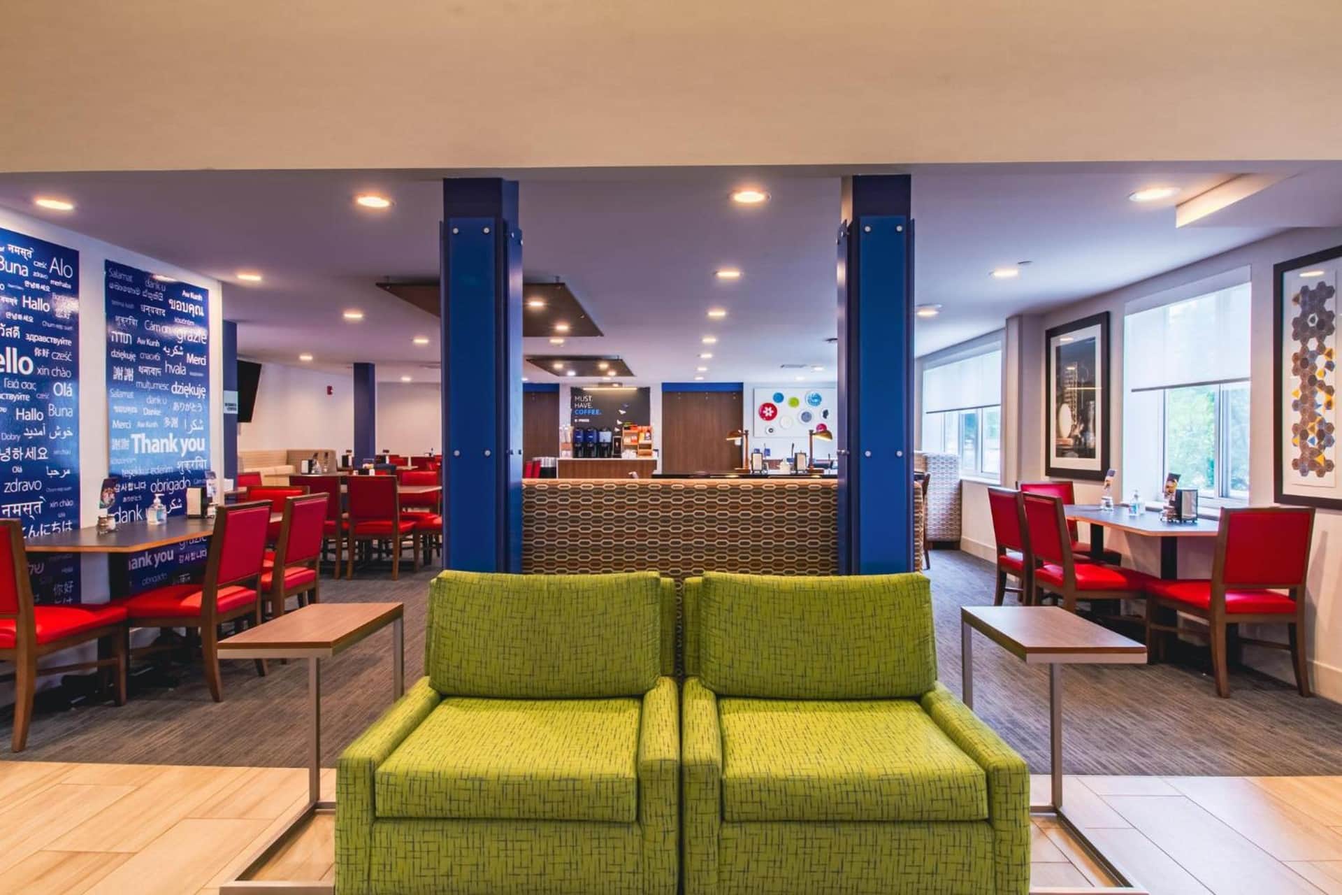 Holiday Inn Express & Suites - Lincoln East - White Mountains, an IHG Hotel