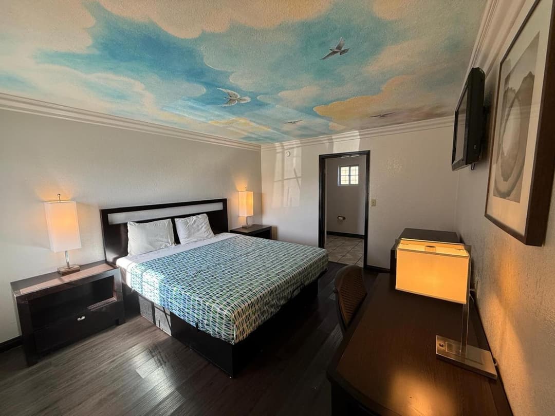 Super 7 Motel - Anaheim Packing District & Disneyland