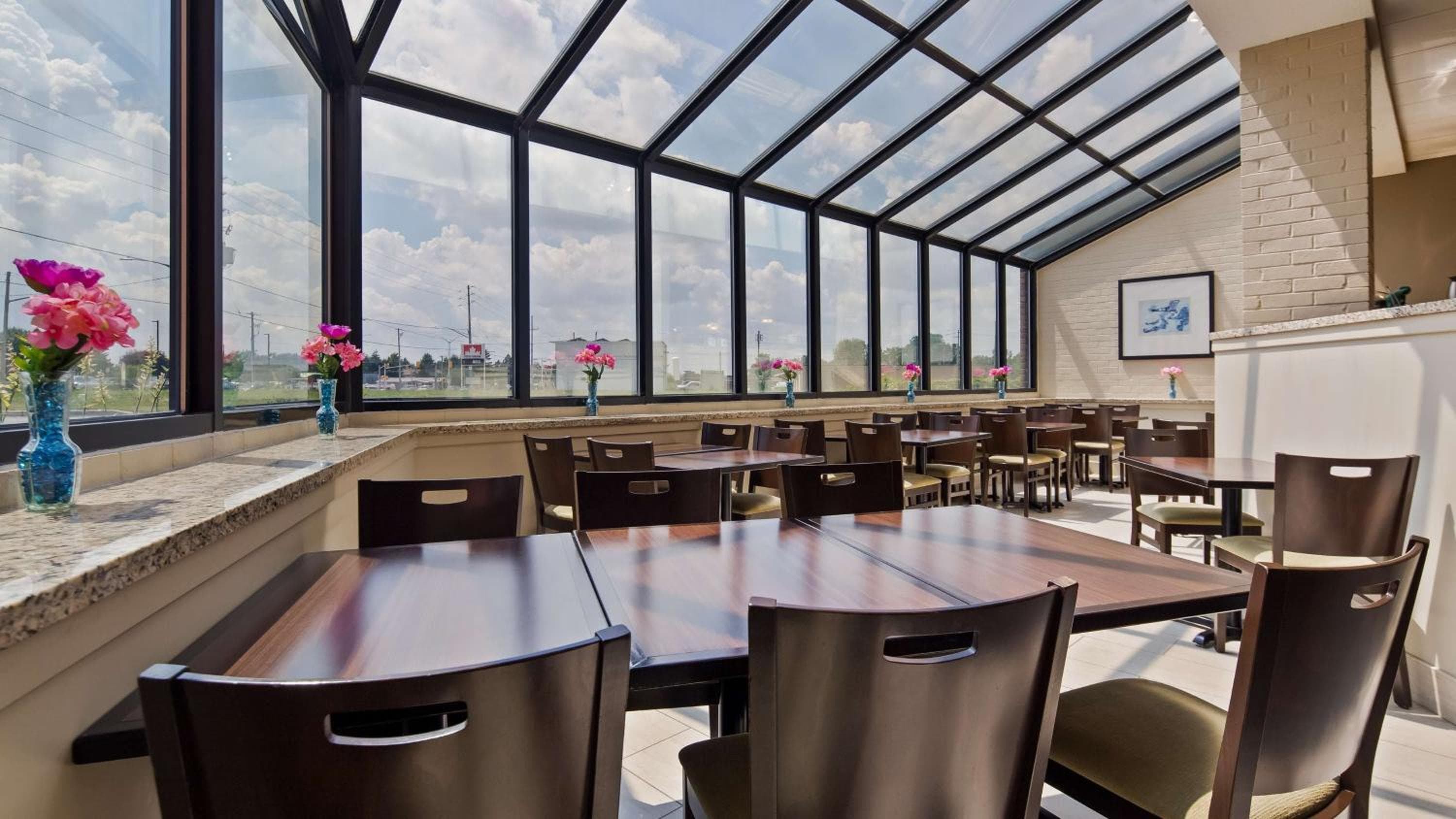 Best Western London Airport Inn & Suites