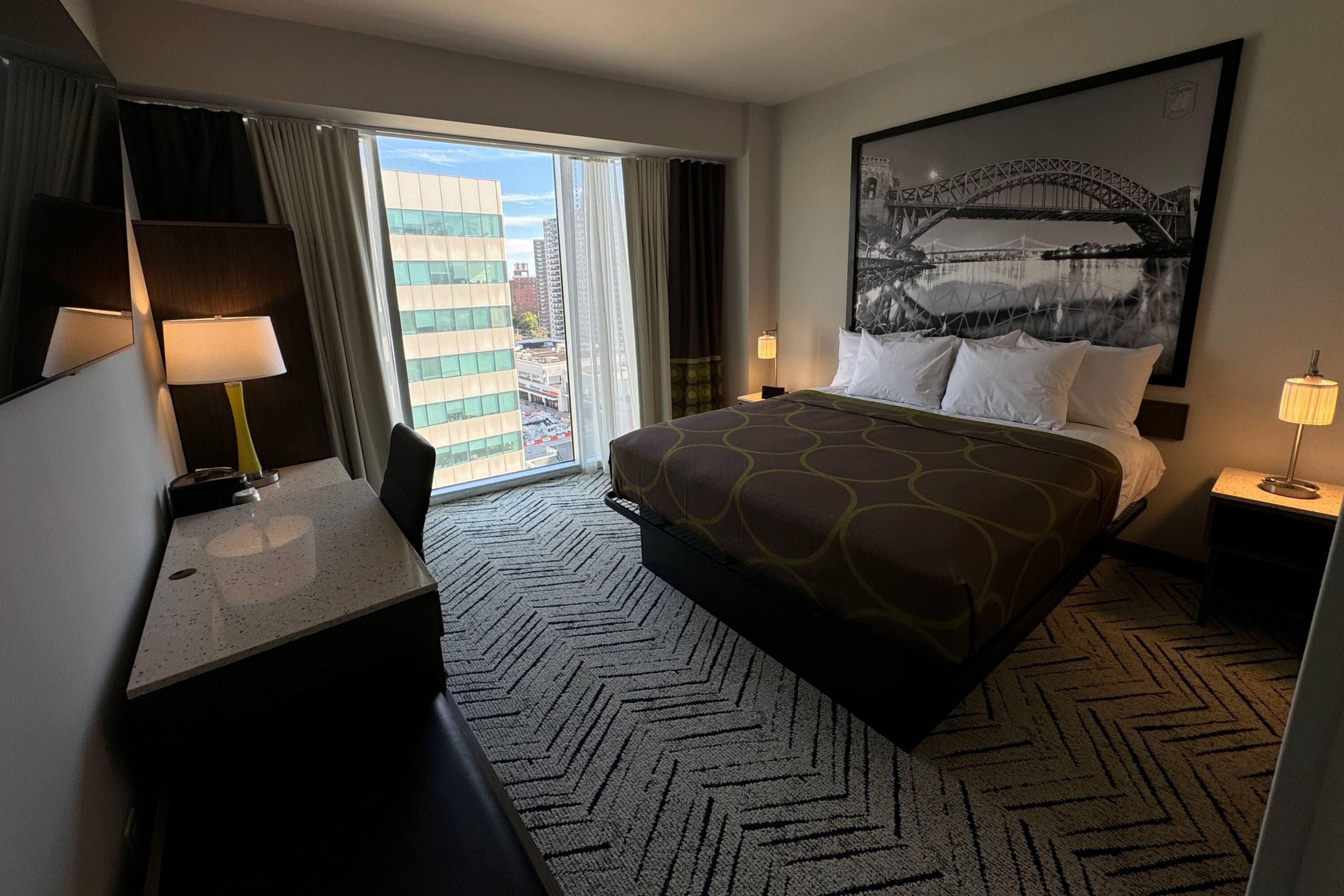 Super 8 by Wyndham Bronx Near Stadium