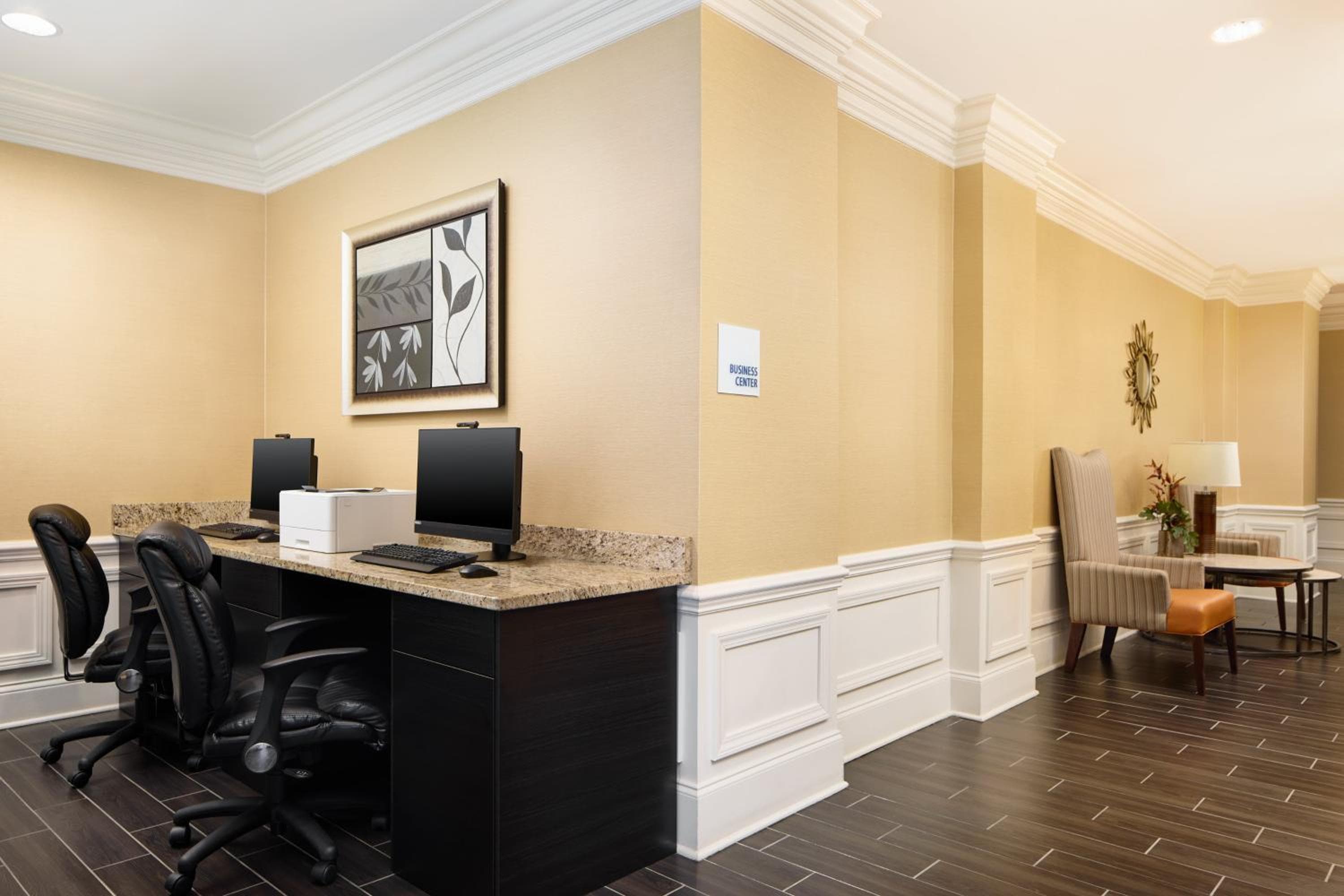 Holiday Inn Express Alpharetta - Windward parkway