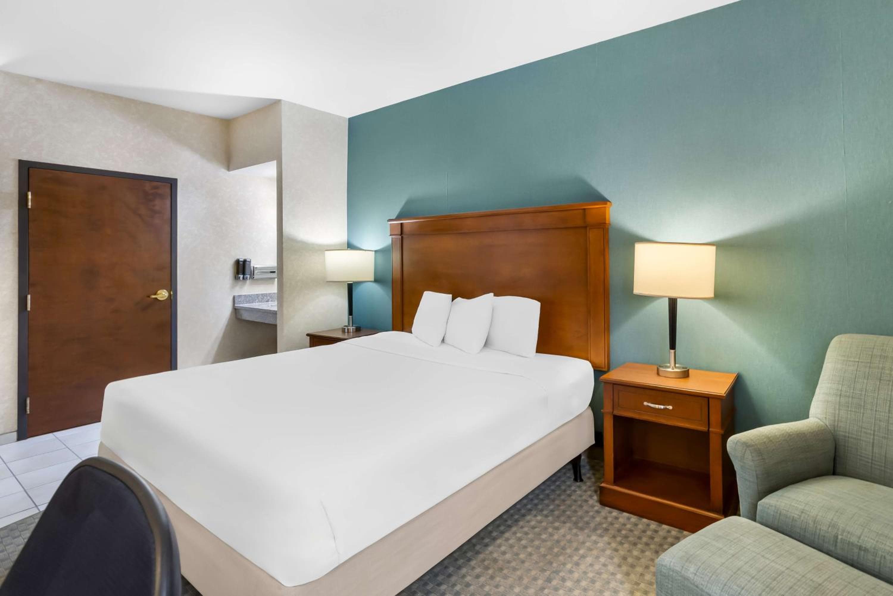 Sonesta Essential Houston Hobby Airport