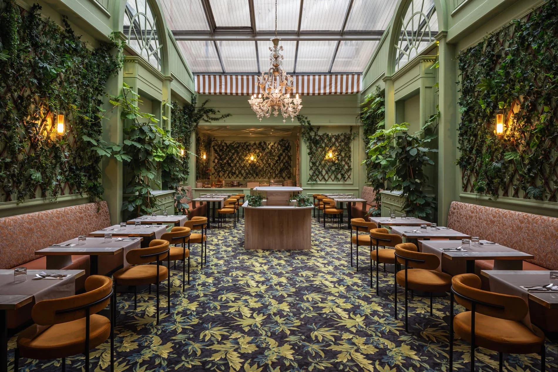 Royal Garden Champs Elysées - Esprit de France