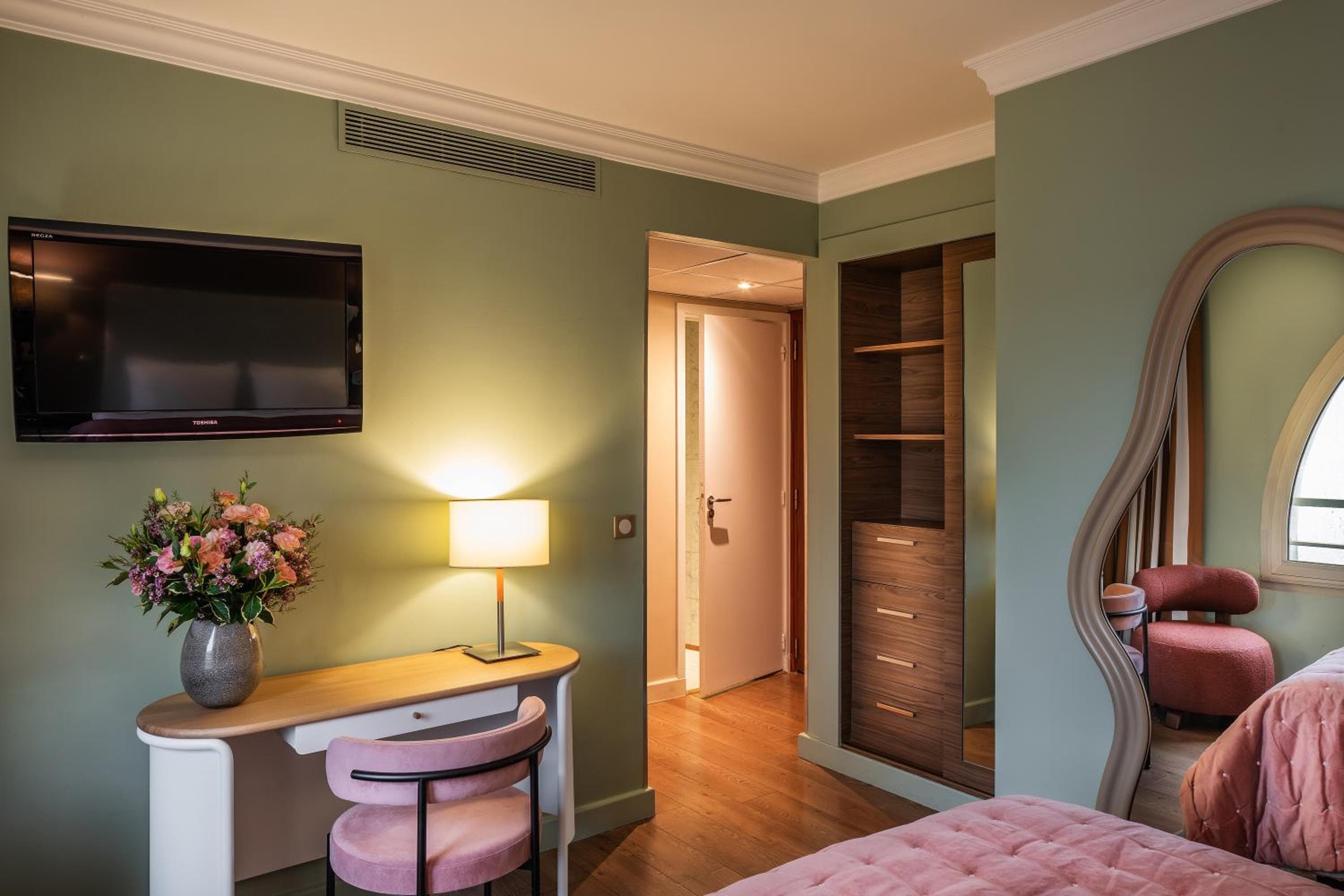 Royal Garden Champs Elysées - Esprit de France