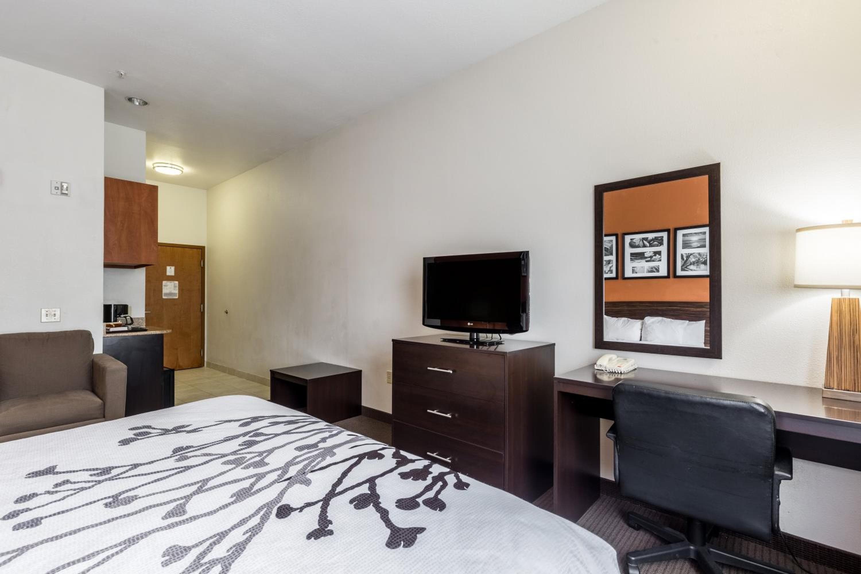 Sleep Inn & Suites Stafford - Sugarland