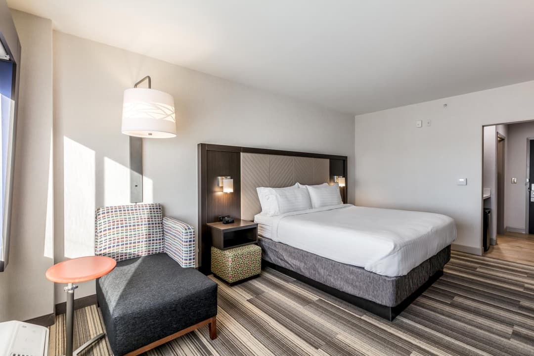 Holiday Inn Express & Suites Jersey City North - Hoboken by IHG