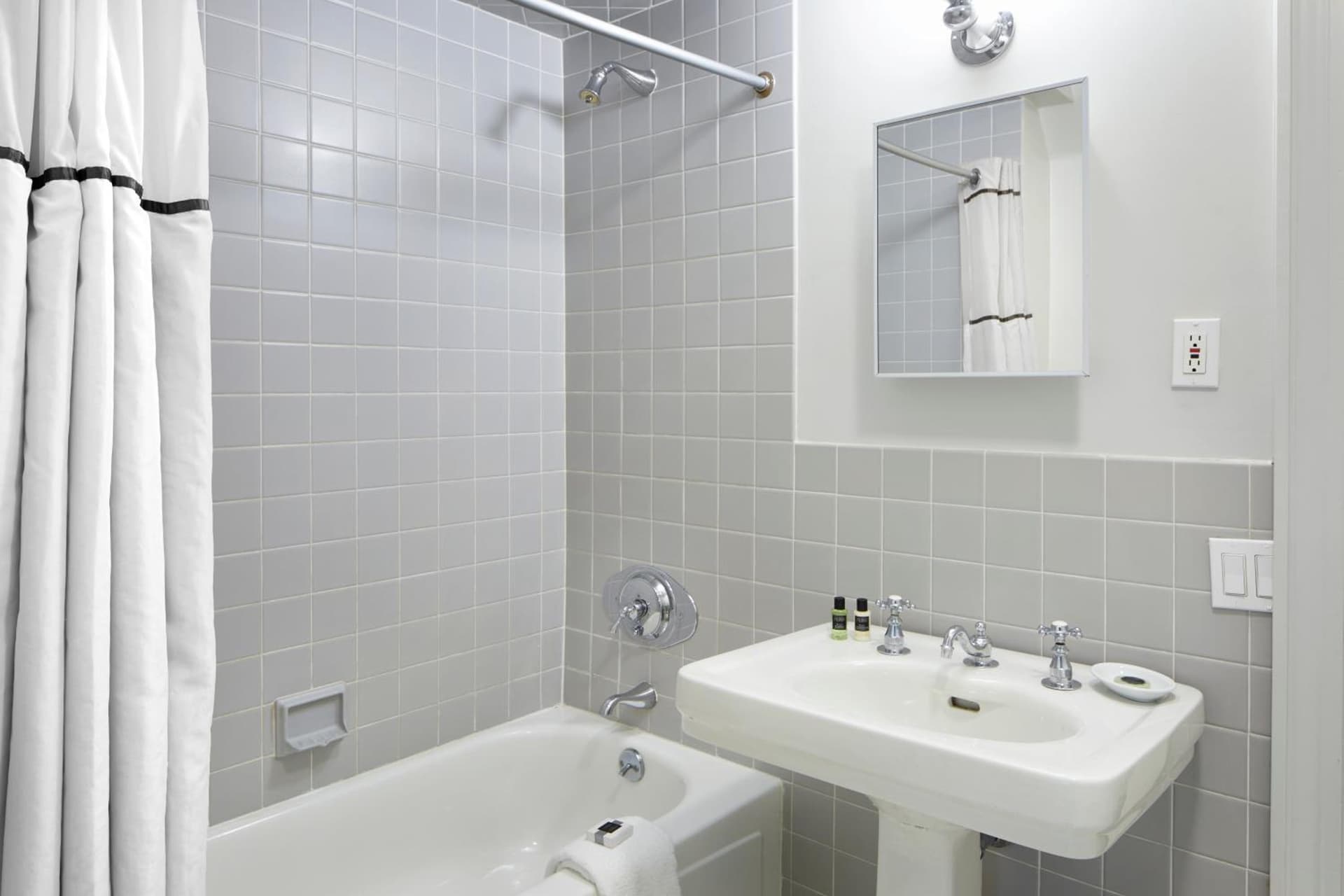 Tarrytown House Estate