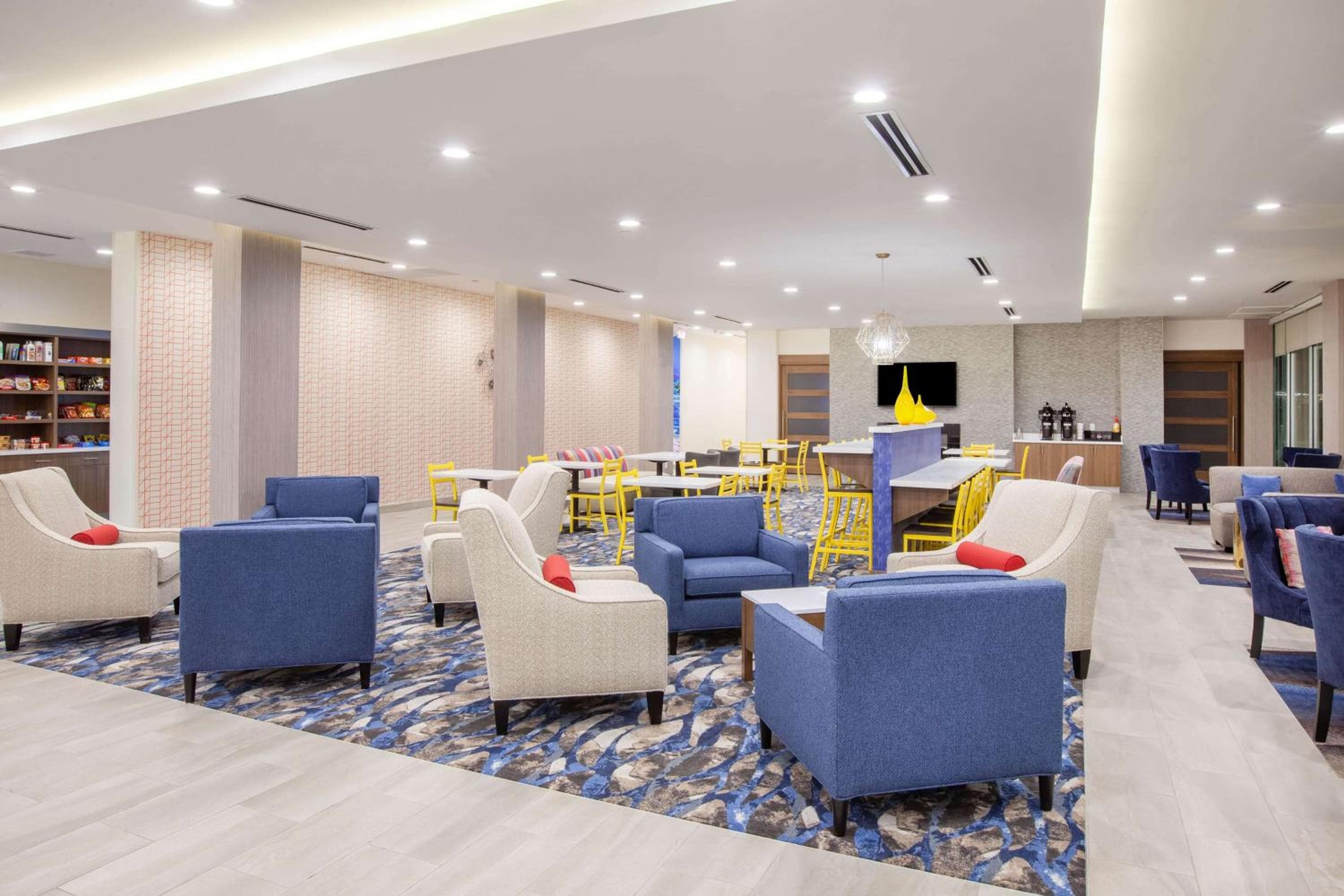 La Quinta Inn & Suites by Wyndham Dallas Duncanville