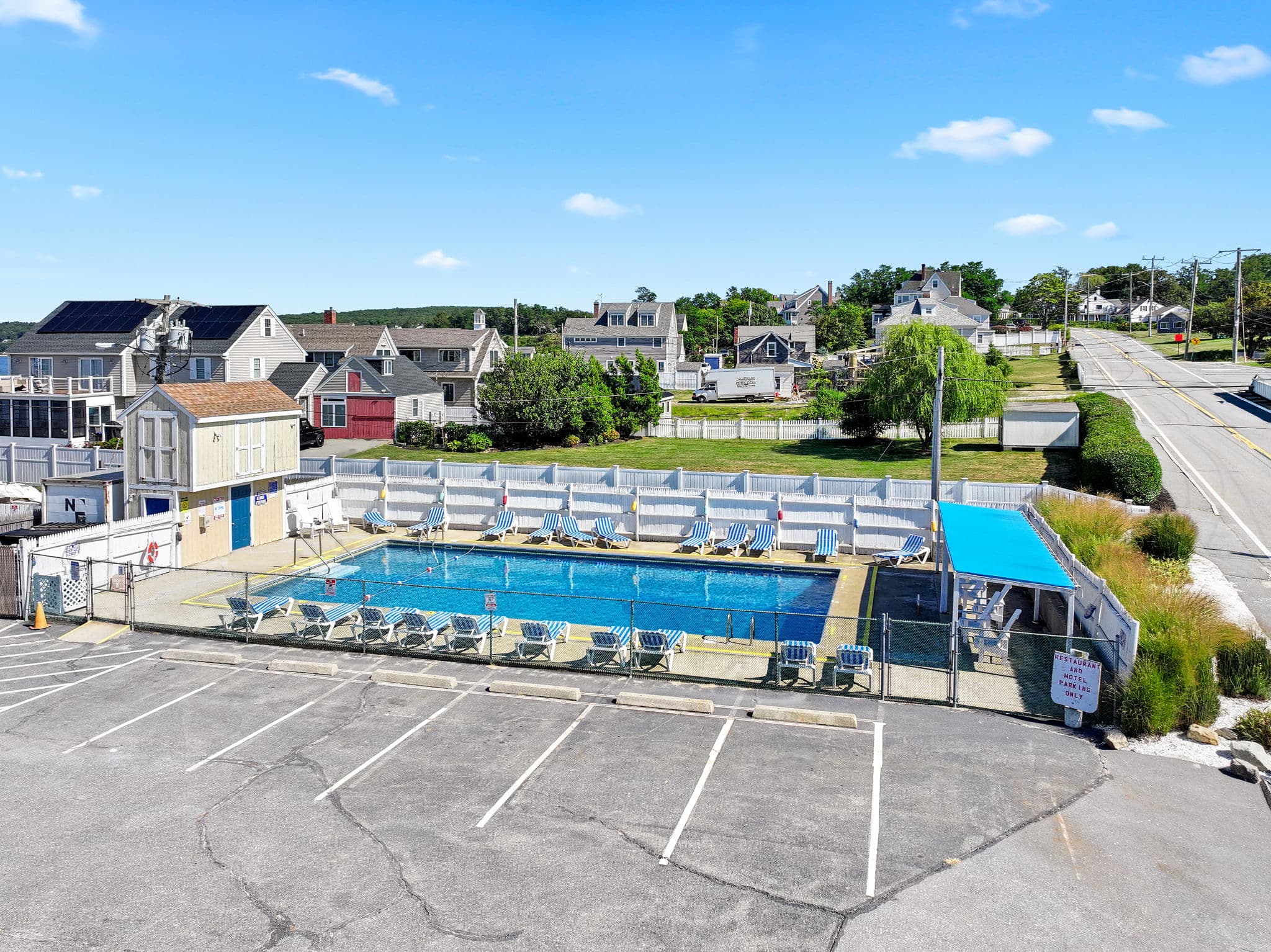 Pilgrim Sands Hotel on Long Beach