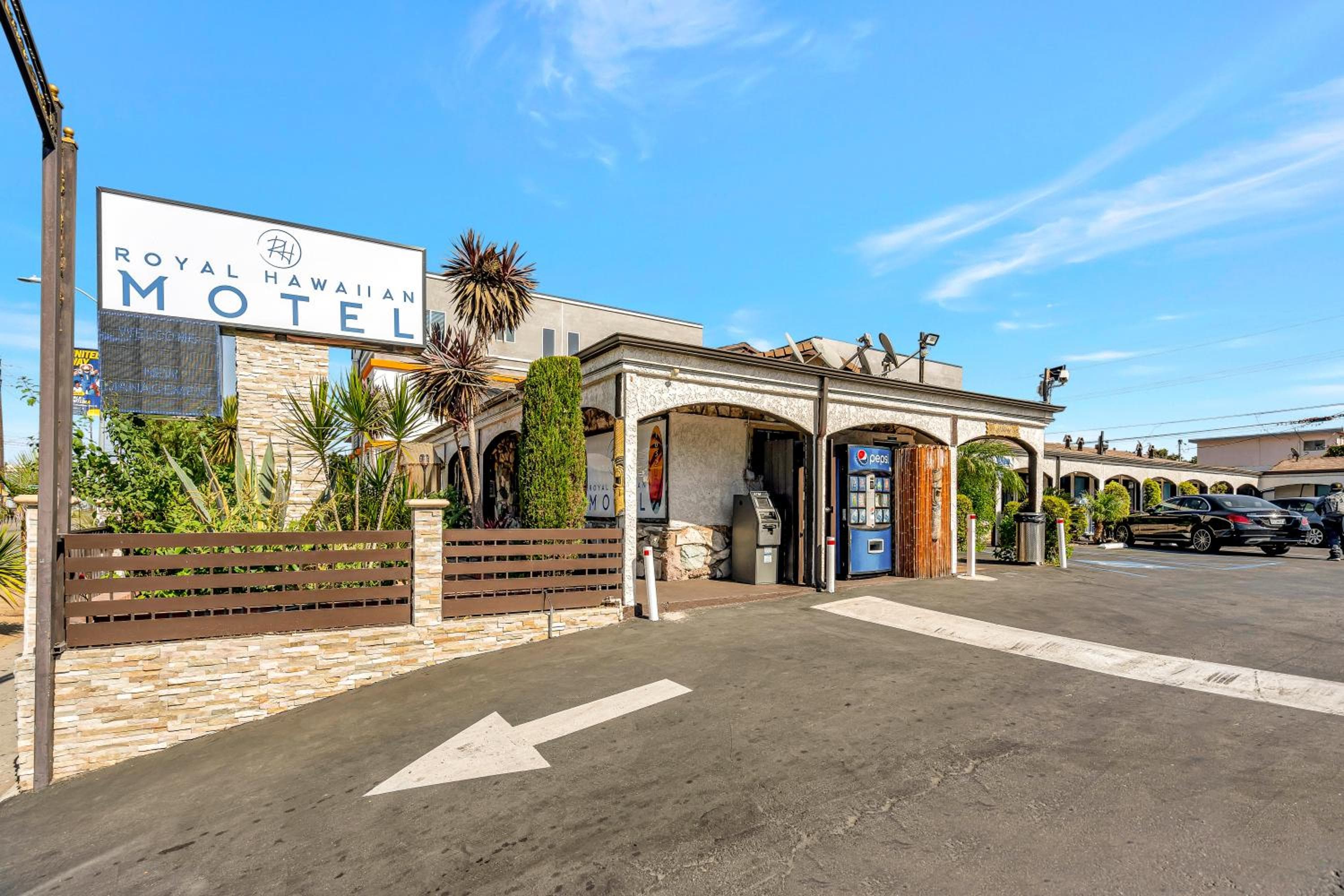 Royal Hawaiian Inn - Mid City