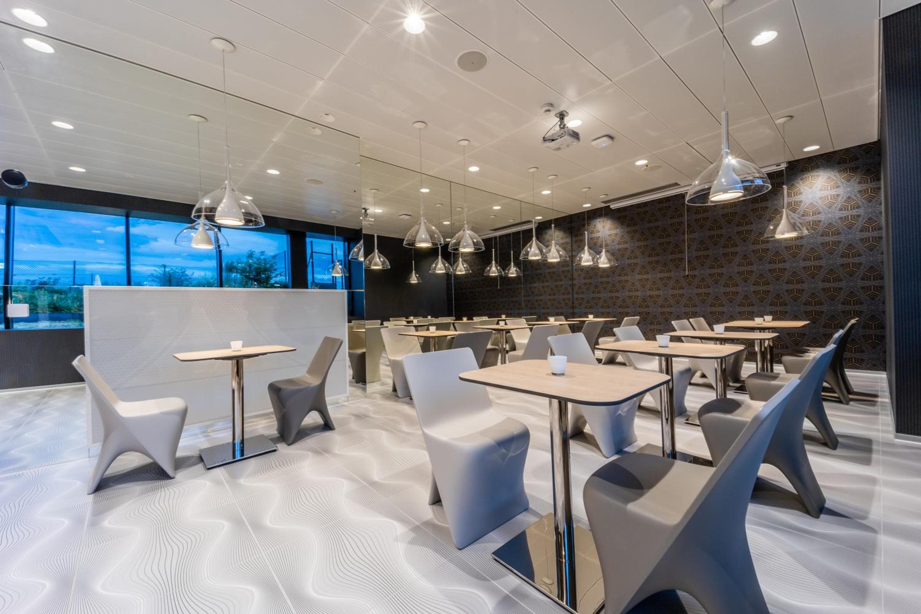 Prize by Radisson, Bern City