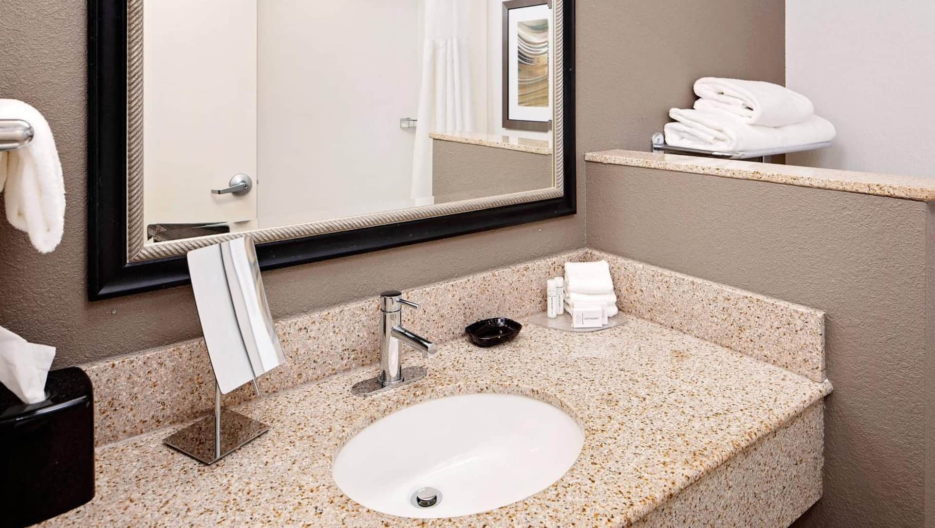 Courtyard by Marriott Pittsburgh West Homestead Waterfront