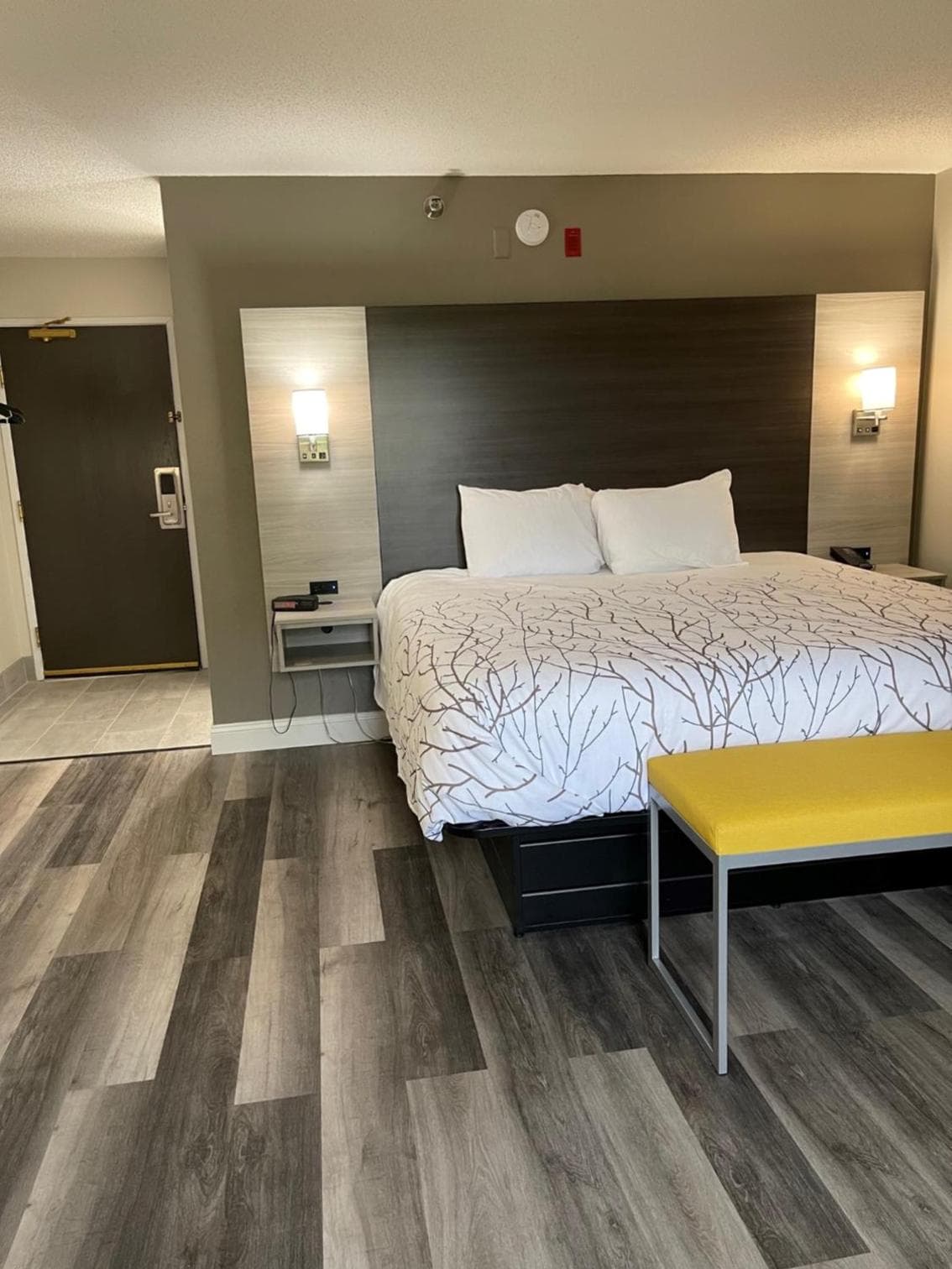 HomeTown Inn and Suites Belle Plaine