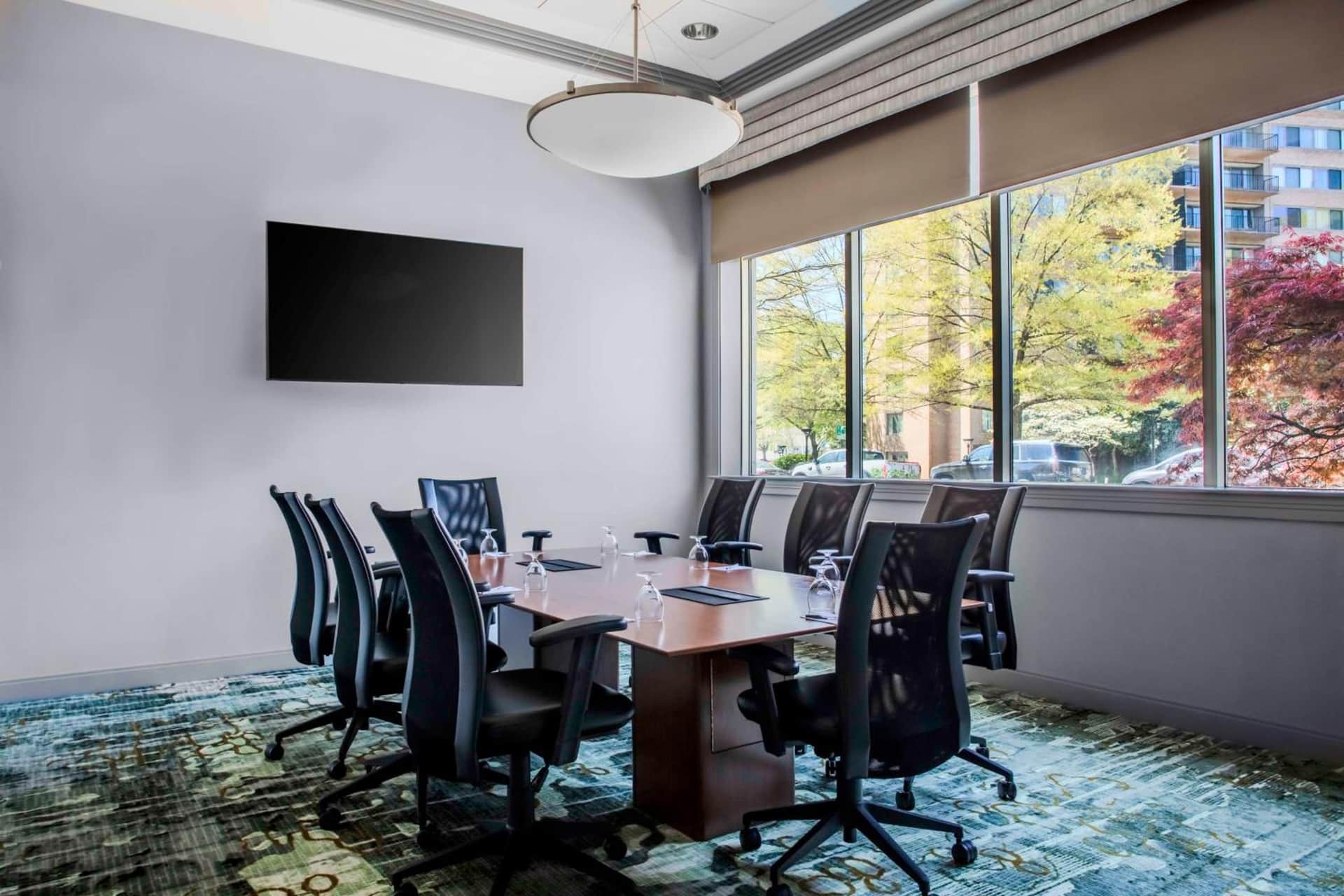Hampton Inn & Suites Arlington Crystal City DCA