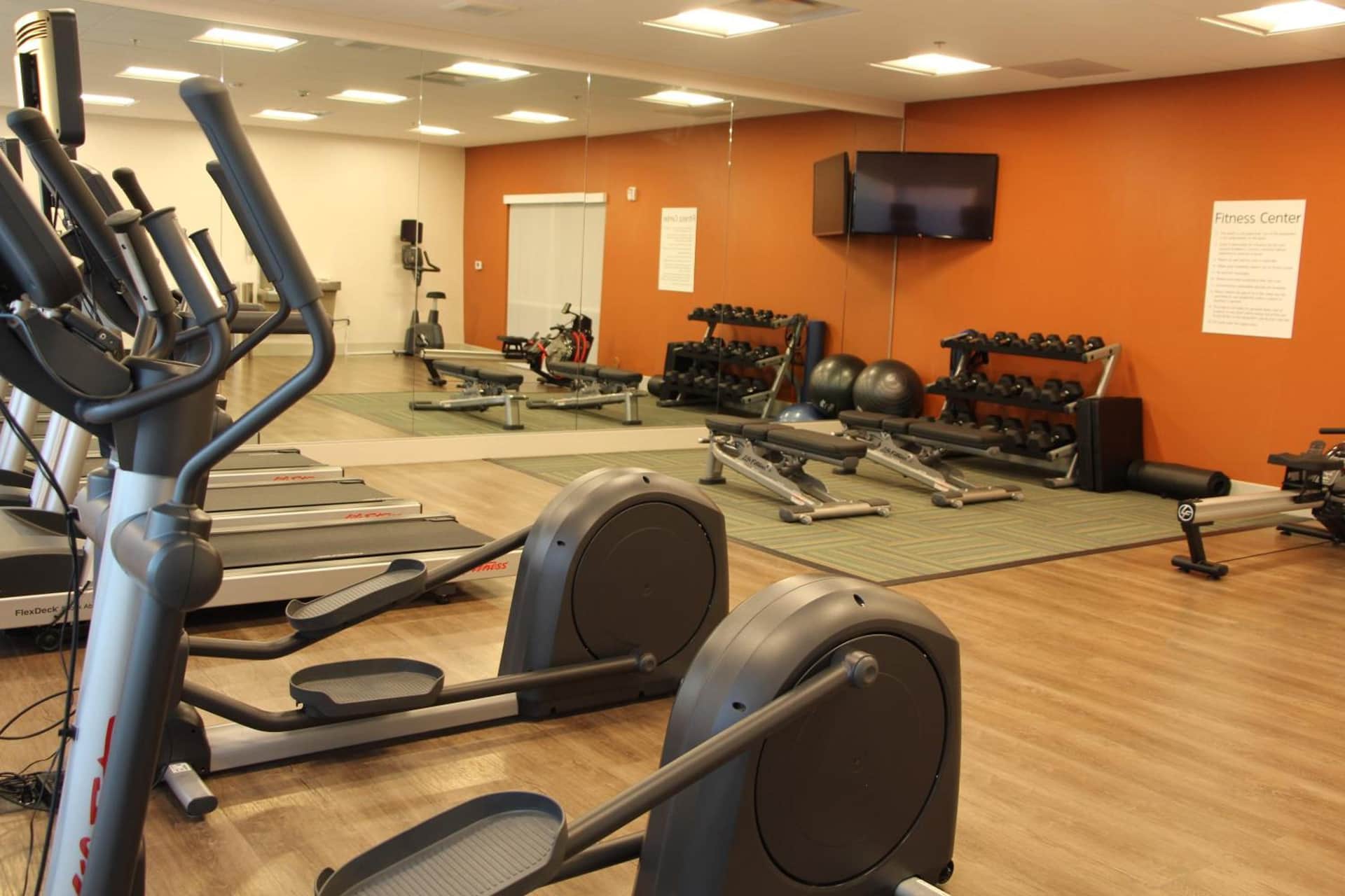 Holiday Inn Express & Suites - Phoenix - Airport North