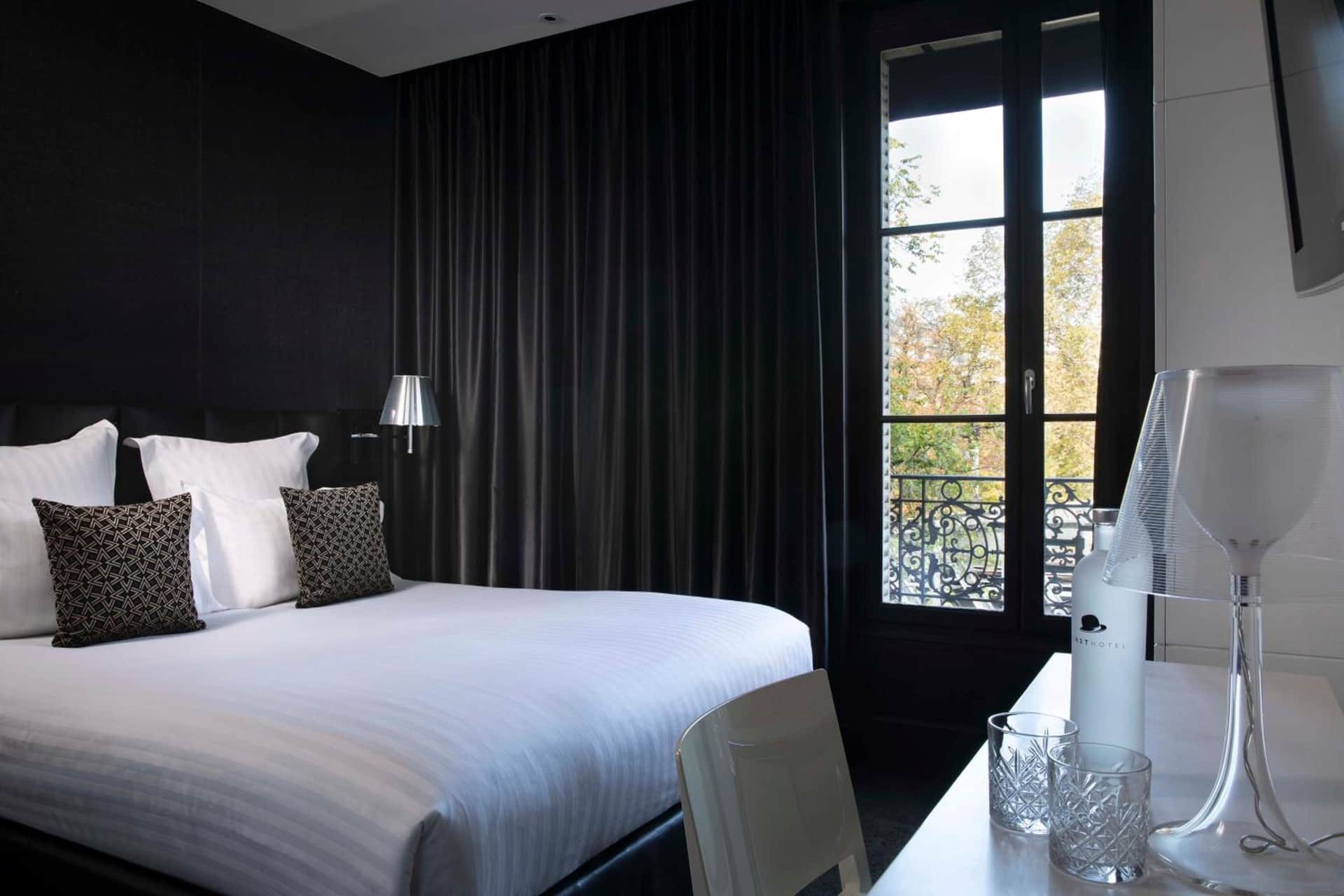 First Hôtel Paris Tour Eiffel