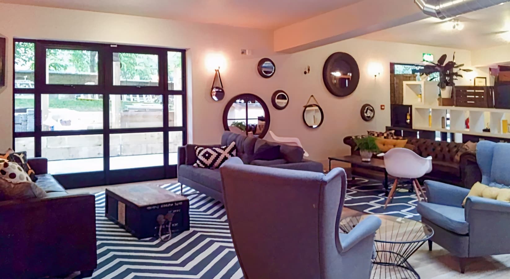 Pelican London Hotel & Residence