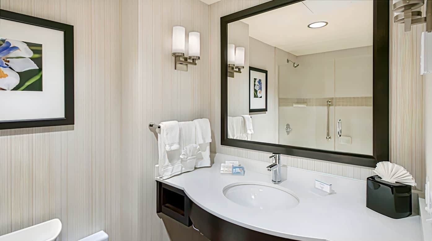 Hilton Garden Inn Chicago Downtown Riverwalk