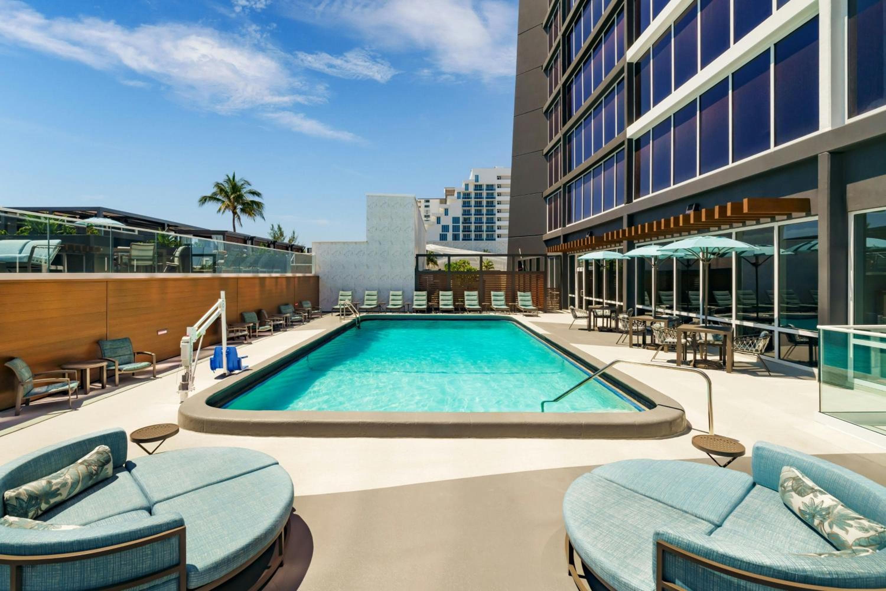 Courtyard by Marriott Oceanside Fort Lauderdale Beach